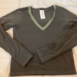 Brandy Melville long sleeves top